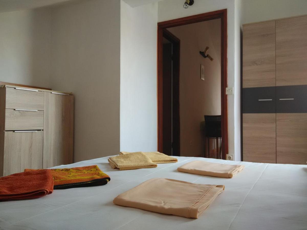 Apartments Tea Pag Đảo Pag Ngoại thất bức ảnh